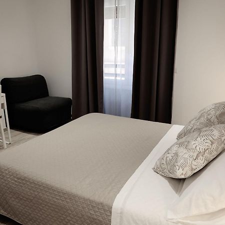Central Guest House Чивитавекия Екстериор снимка