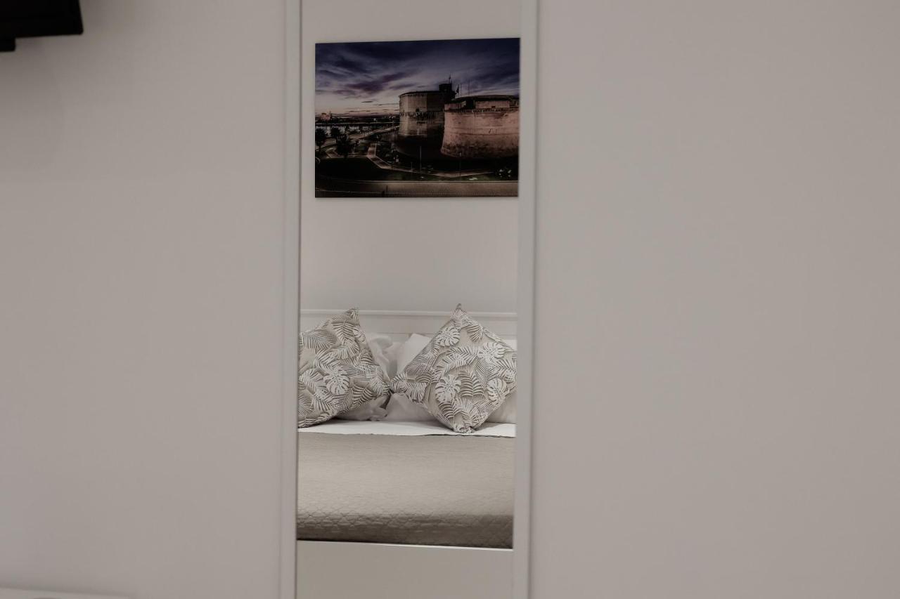 Central Guest House Чивитавекия Екстериор снимка