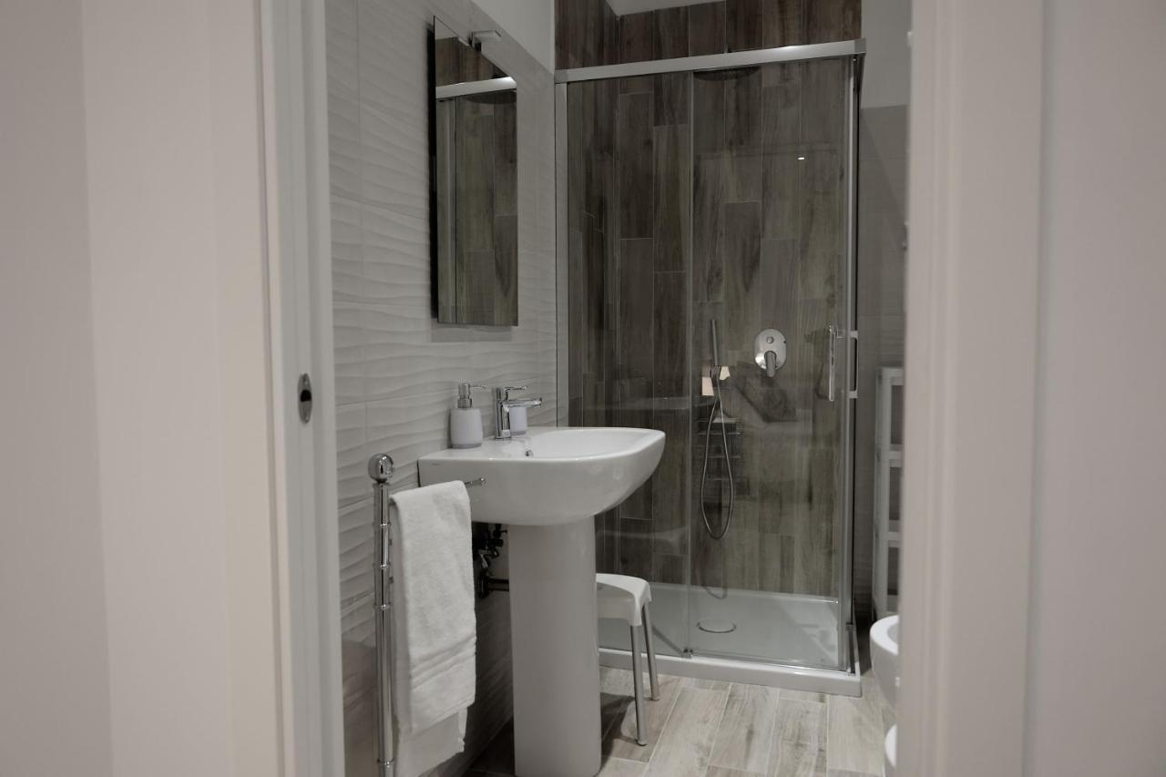 Central Guest House Чивитавекия Екстериор снимка