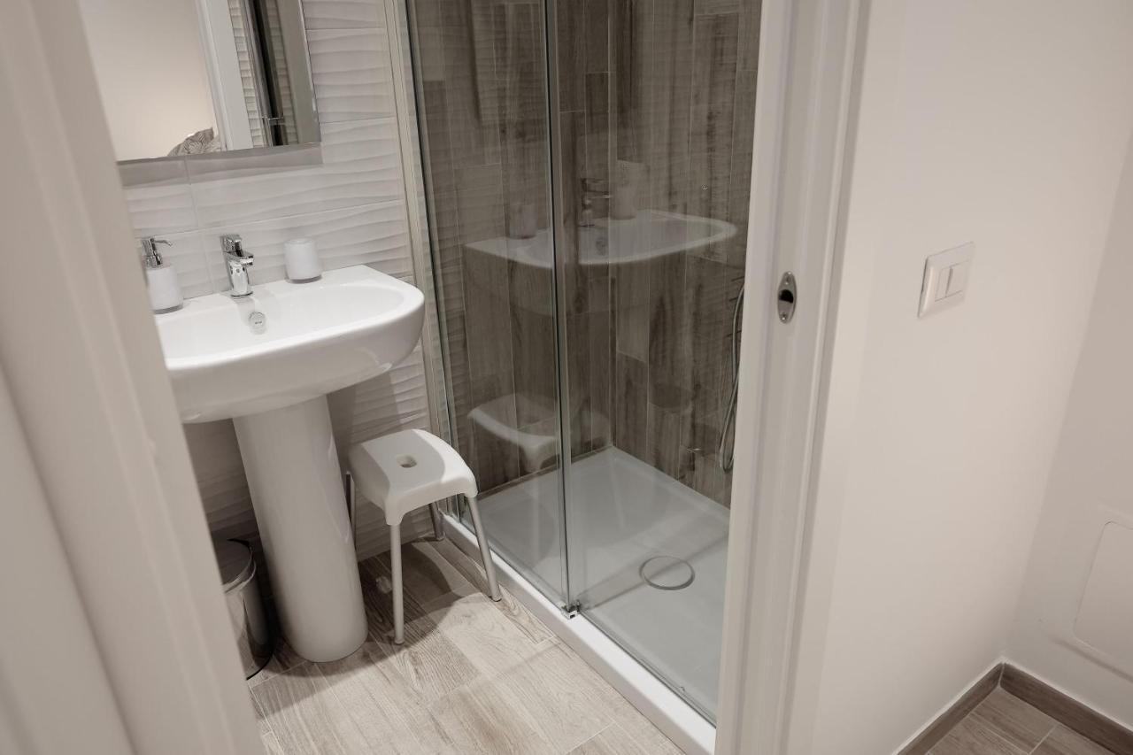 Central Guest House Чивитавекия Екстериор снимка