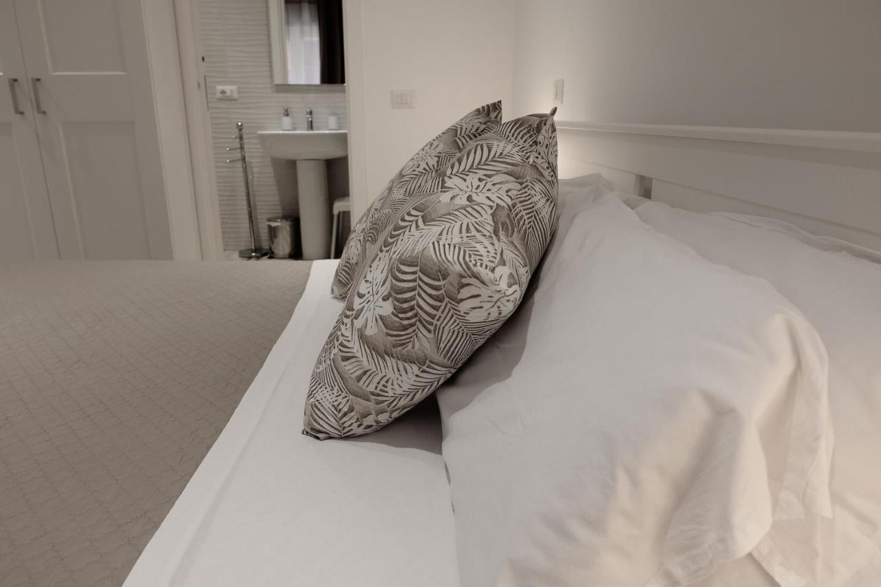 Central Guest House Чивитавекия Екстериор снимка