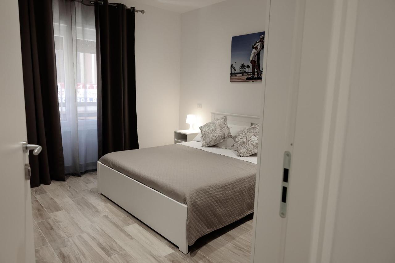 Central Guest House Чивитавекия Екстериор снимка