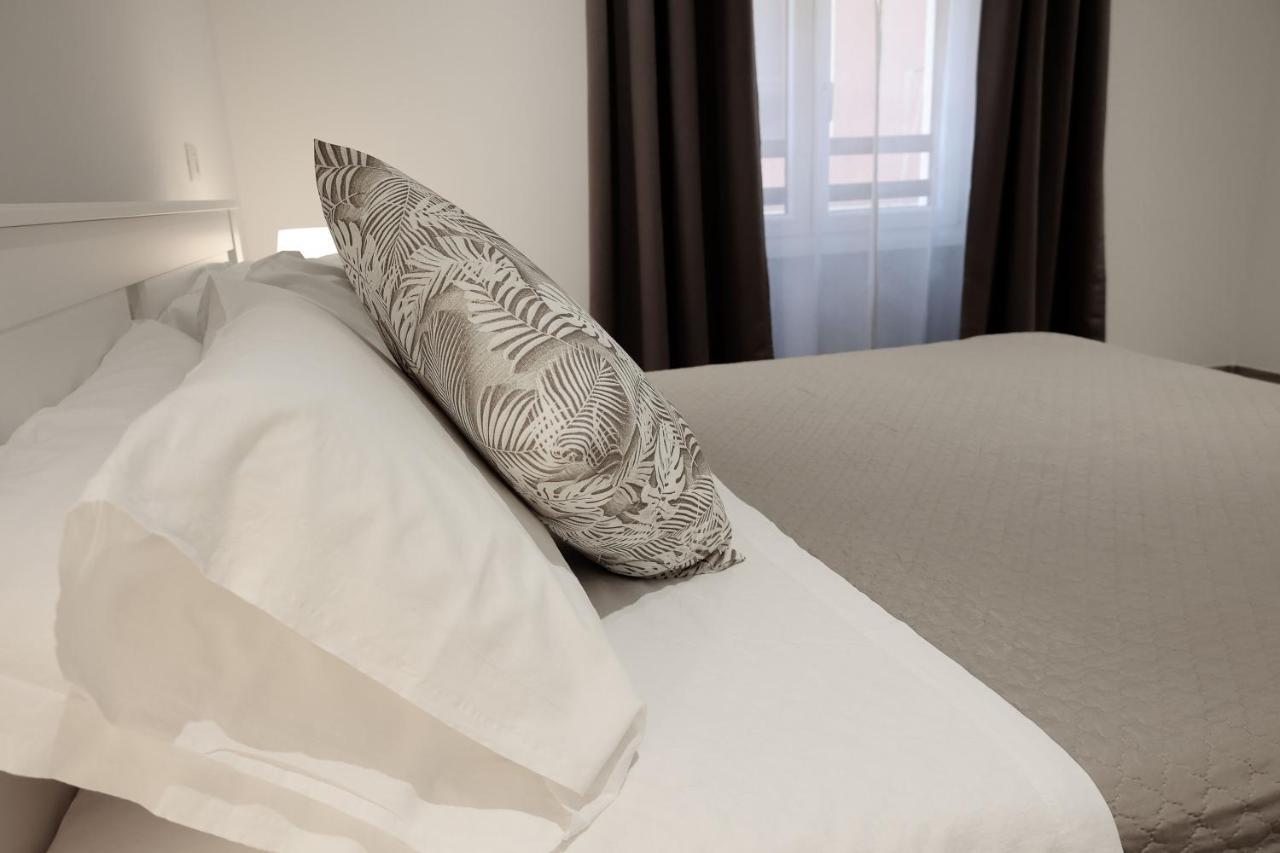 Central Guest House Чивитавекия Екстериор снимка